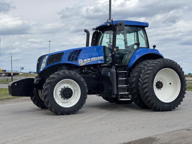 Image of New Holland T8.300 equipment image 1
