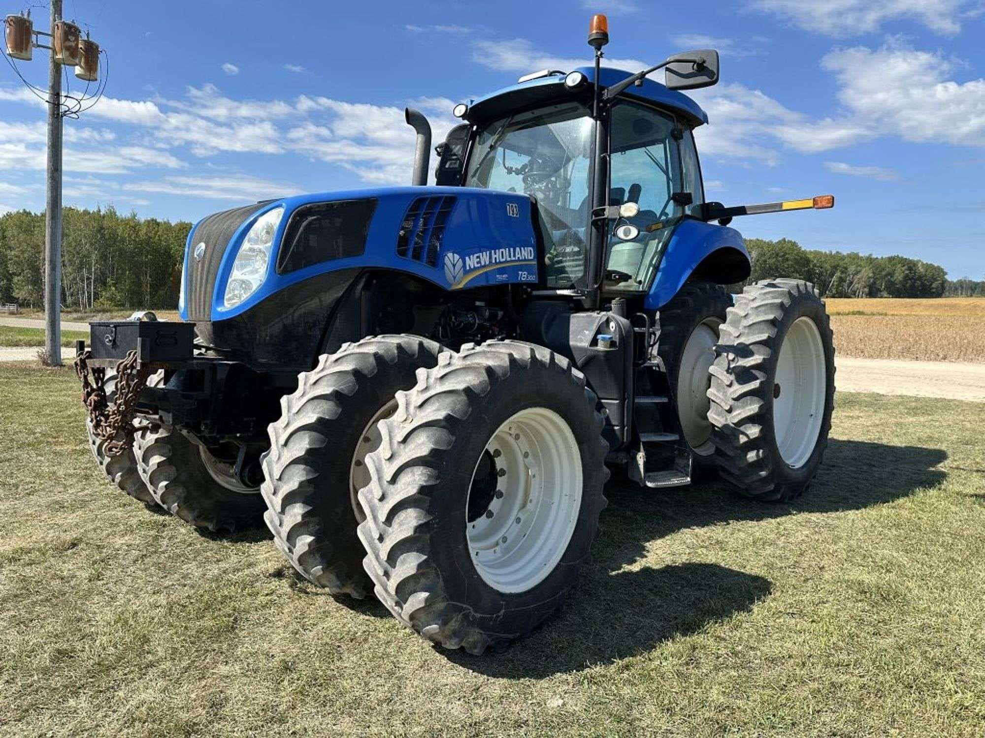 2013 New Holland T8.300 Equipment Image0