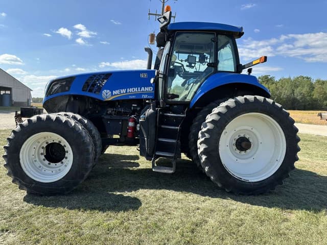 Image of New Holland T8.300 equipment image 1