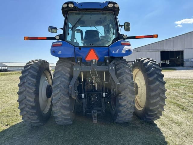 Image of New Holland T8.300 equipment image 3