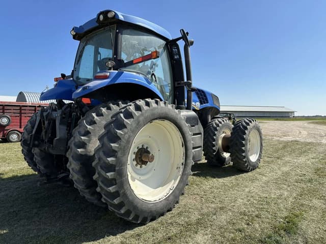 Image of New Holland T8.300 equipment image 4