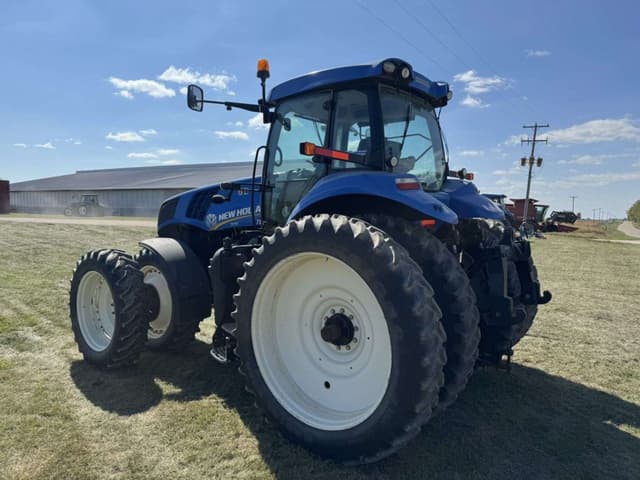 Image of New Holland T8.300 equipment image 2