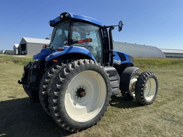 Image of New Holland T8.300 equipment image 4