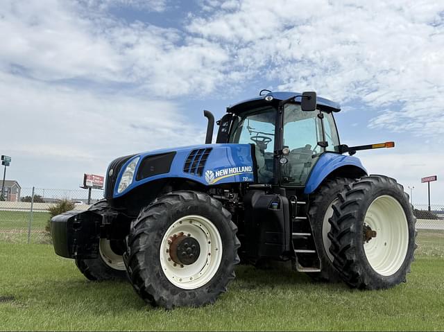 Image of New Holland T8.330 equipment image 4