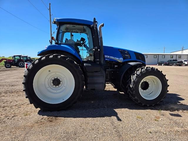 Image of New Holland T8.360 equipment image 4