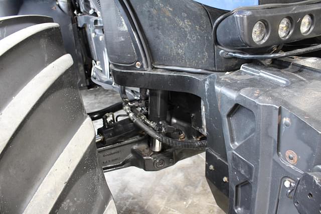 Image of New Holland T8.390 equipment image 4