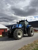 2013 New Holland T8.390 Image