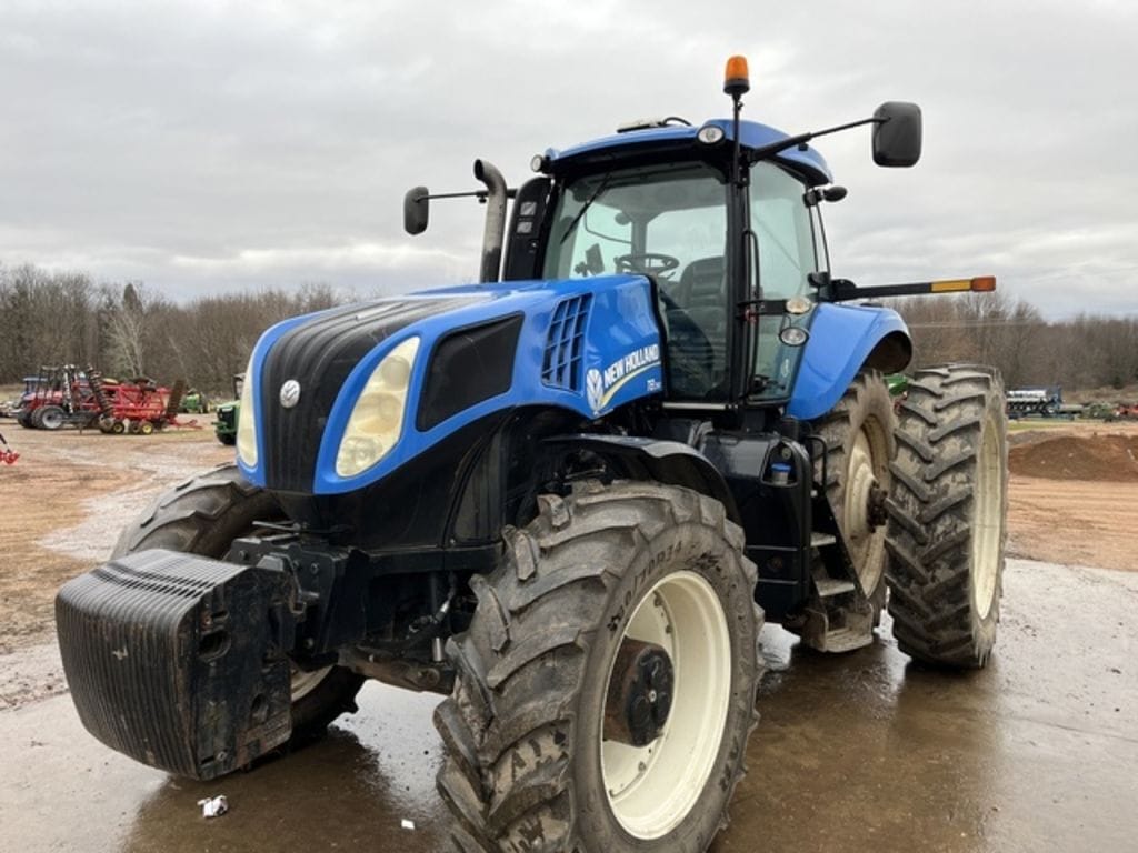 2013 New Holland T8.390 Equipment Image0