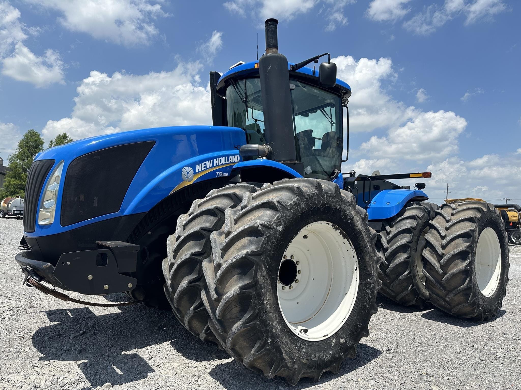 2013 New Holland T9.615 Equipment Image0