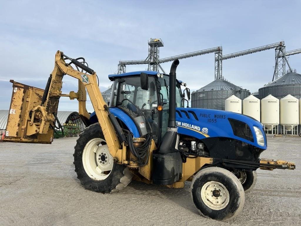 2013 New Holland TS6.110 Equipment Image0
