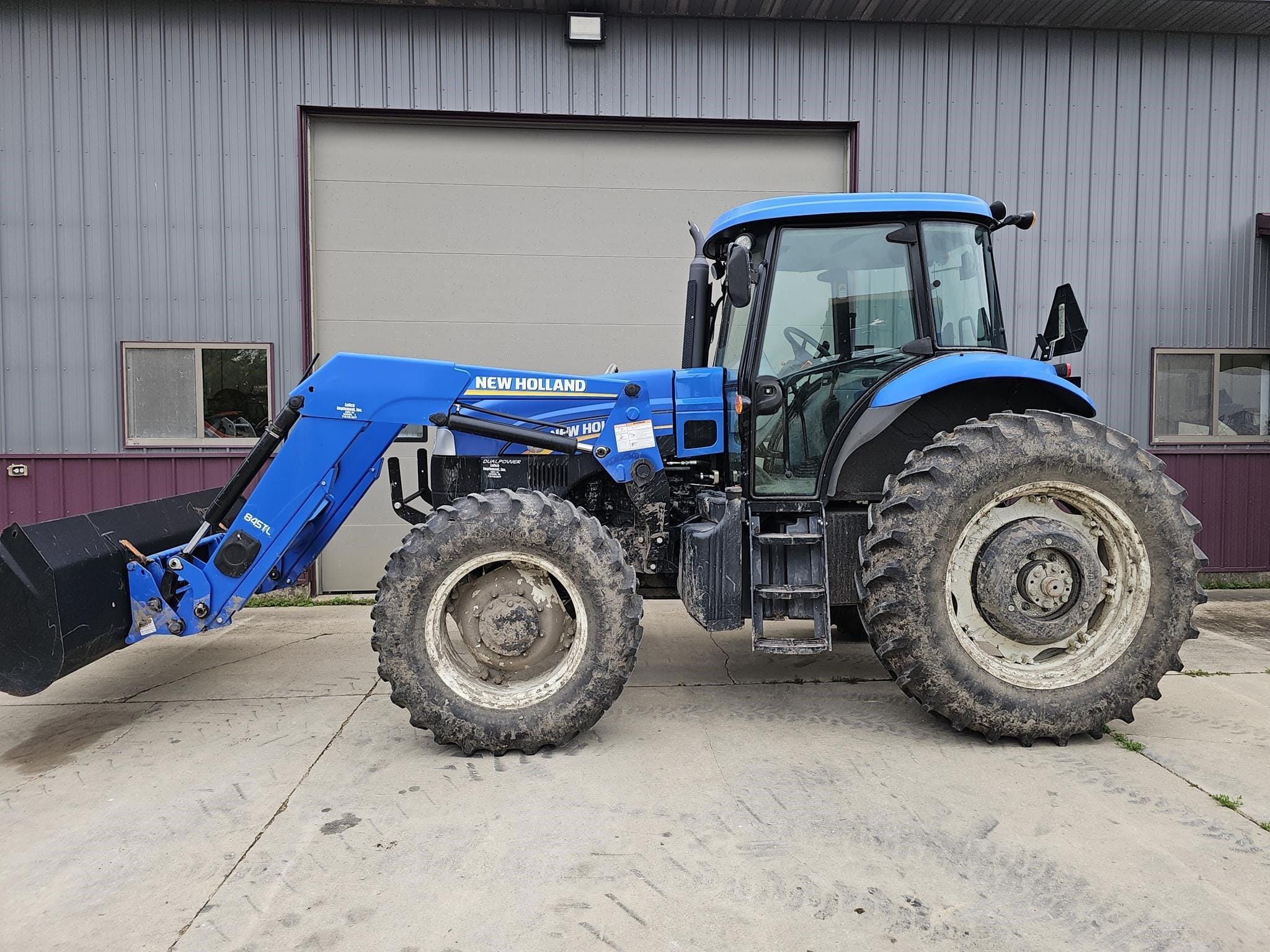 2013 New Holland TS6.125 Equipment Image0