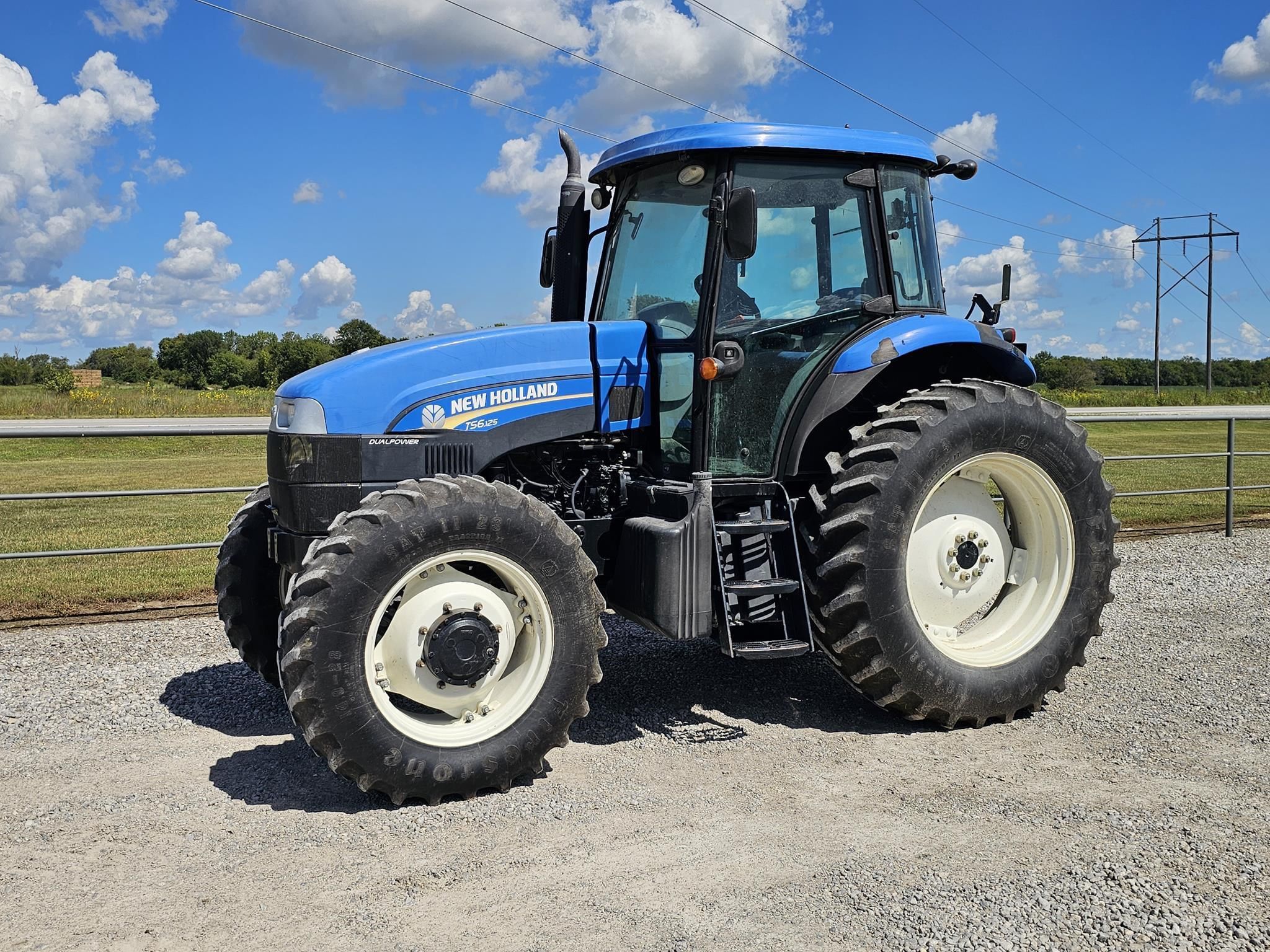 2013 New Holland TS6.125 Equipment Image0