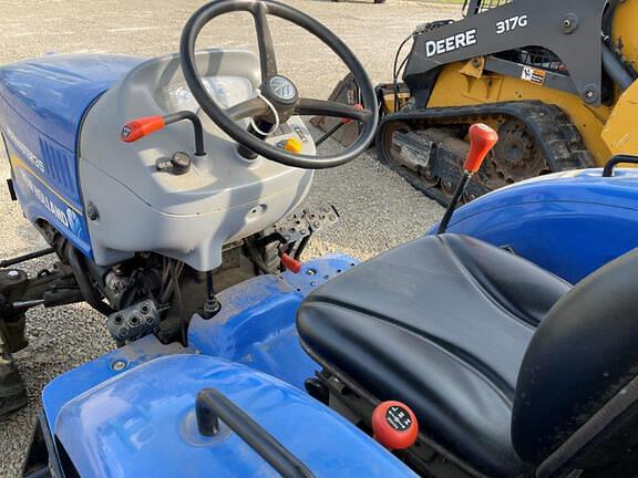 Image of New Holland Workmaster 35 equipment image 4