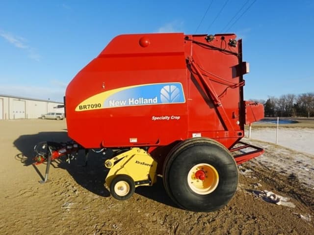Image of New Holland BR7090 equipment image 3