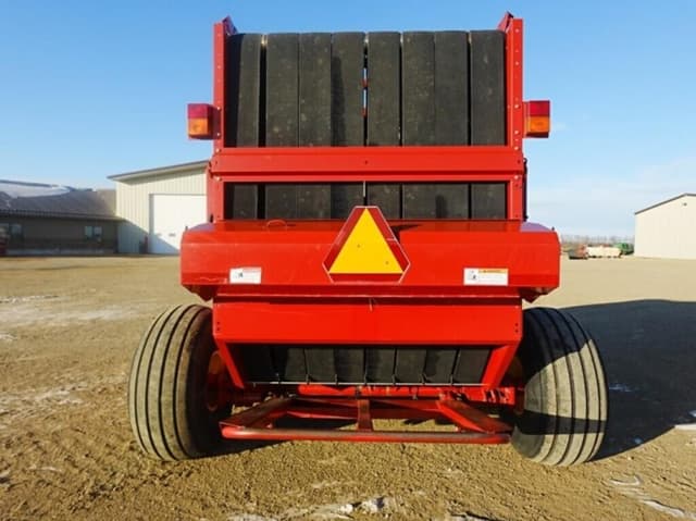 Image of New Holland BR7090 equipment image 2