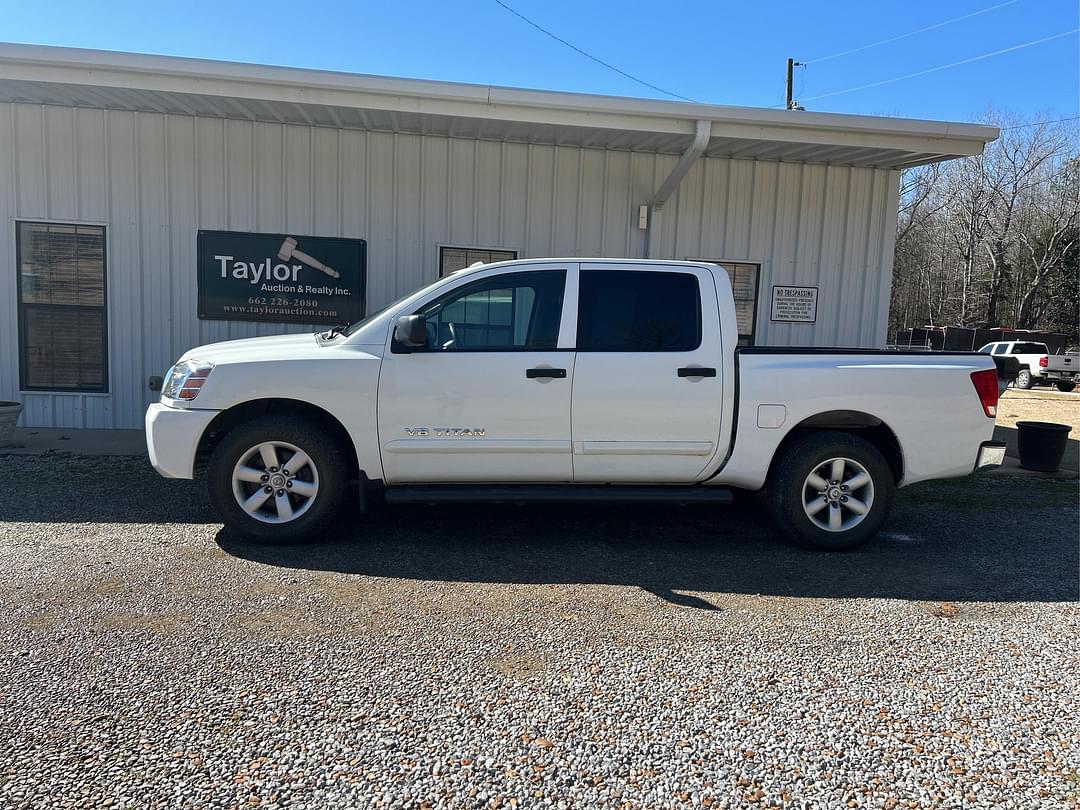 Image of Nissan Titan Primary image