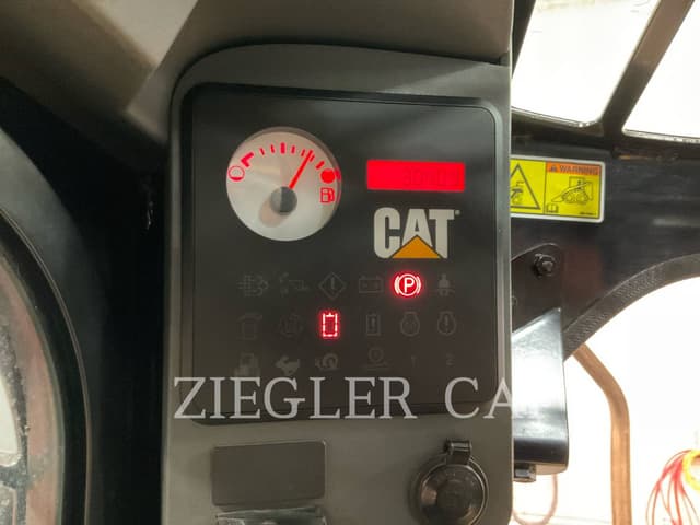 Image of Caterpillar 277C2 equipment image 4