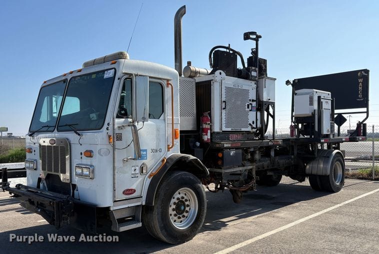 2013 Peterbilt 320 Equipment Image0