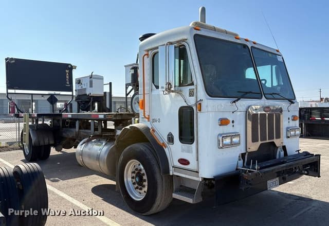 Image of Peterbilt 320 equipment image 2