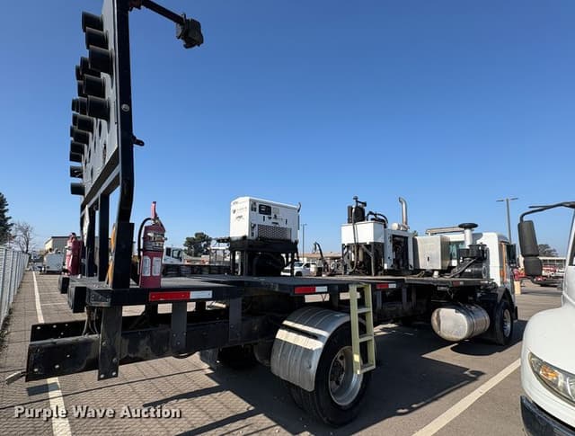 Image of Peterbilt 320 equipment image 3