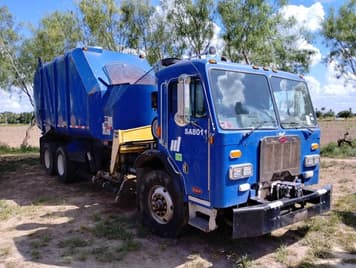 Main image Peterbilt 320