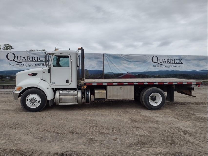 2013 Peterbilt 337 Equipment Image0
