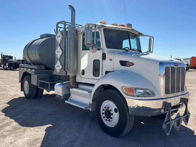 Image of Peterbilt 337 equipment image 1
