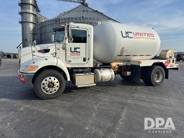 Image of Peterbilt 337 equipment image 1