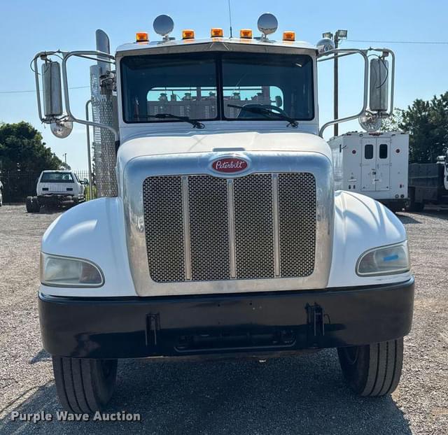 Image of Peterbilt 337 equipment image 1