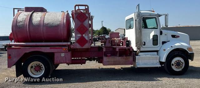 Image of Peterbilt 337 equipment image 3