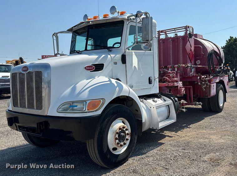 Image of Peterbilt 337 Primary image
