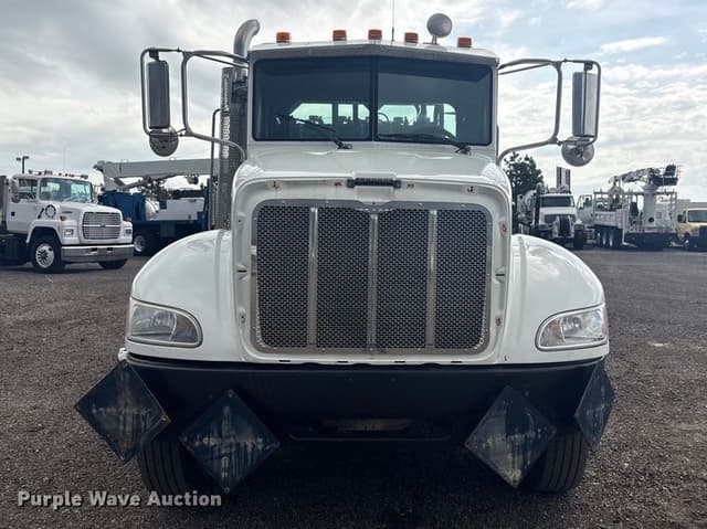Image of Peterbilt 337 equipment image 1