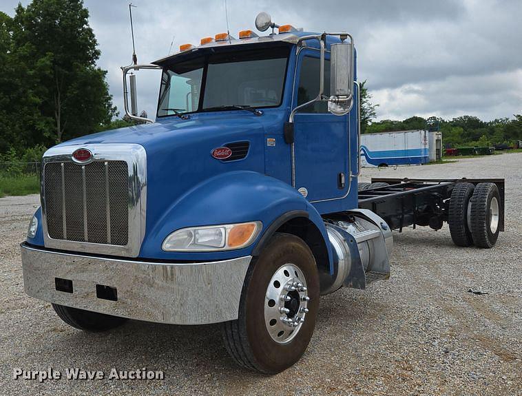 Image of Peterbilt 337 Primary image