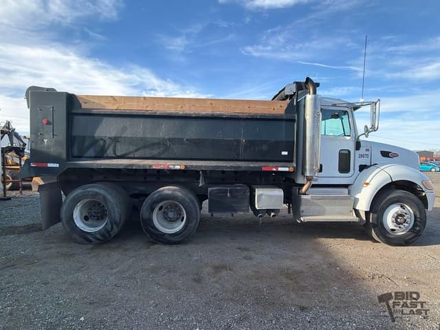 Image of Peterbilt 348 equipment image 3