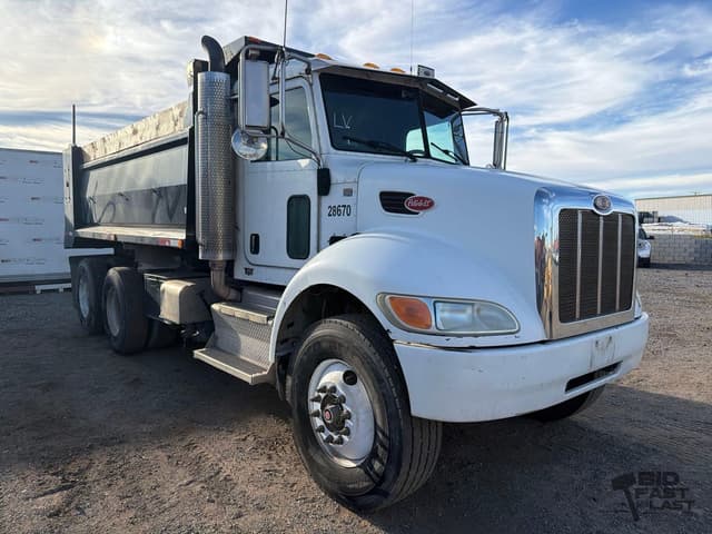 Image of Peterbilt 348 equipment image 2