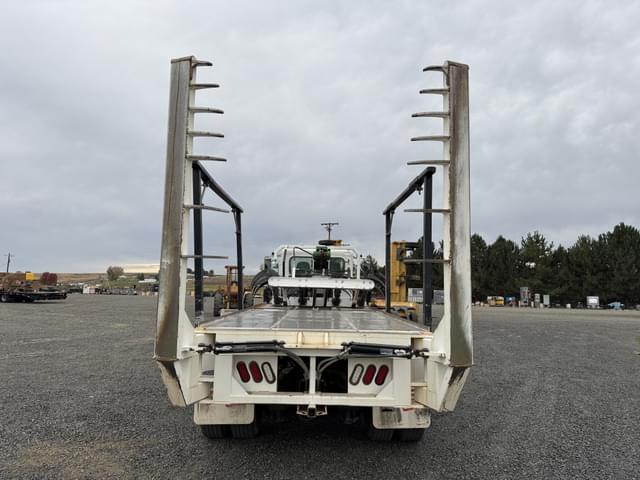 Image of Peterbilt 348 equipment image 3