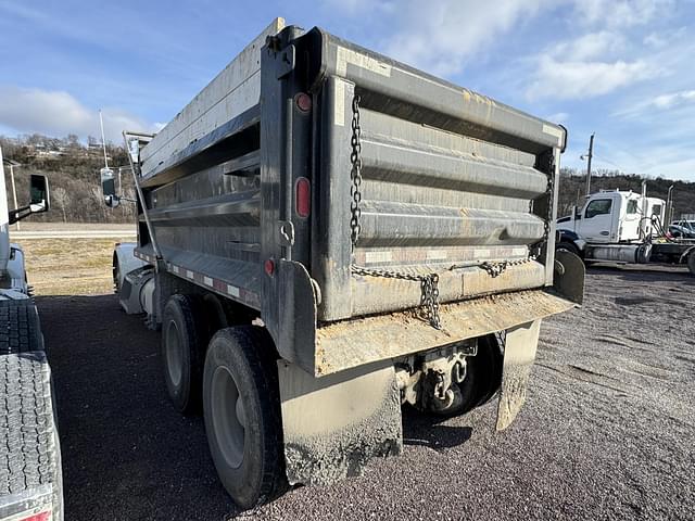 Image of Peterbilt 365 equipment image 1