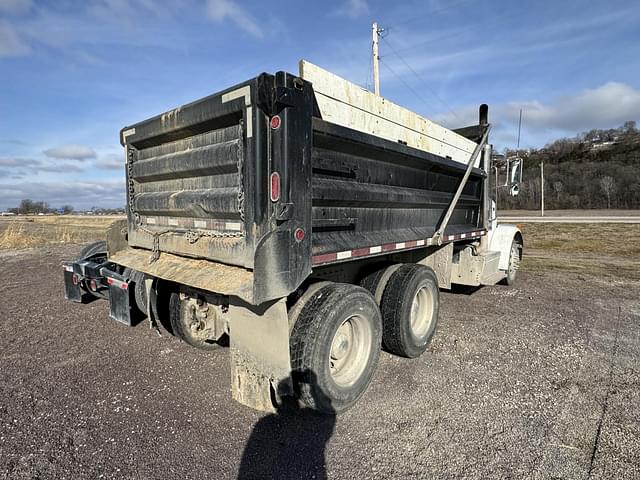 Image of Peterbilt 365 equipment image 3