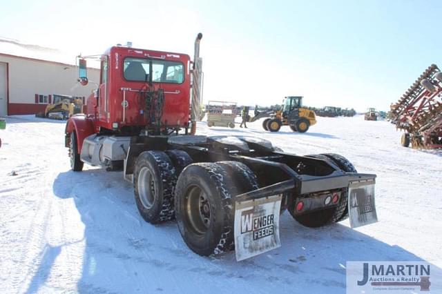 Image of Peterbilt 365 equipment image 3