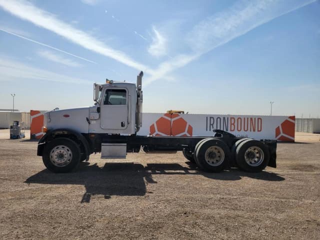 Image of Peterbilt 365 equipment image 1
