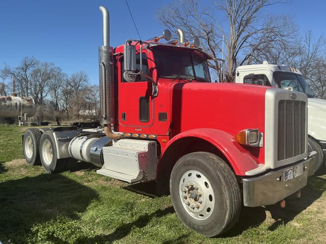 Image of Peterbilt 367 equipment image 1
