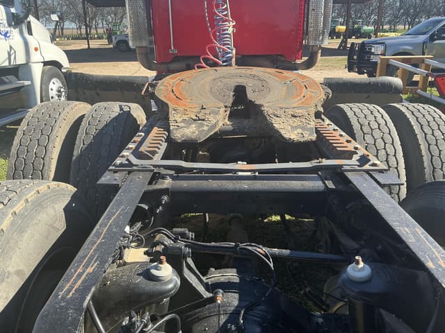 Image of Peterbilt 367 equipment image 3