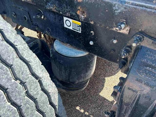 Image of Peterbilt 367 equipment image 2