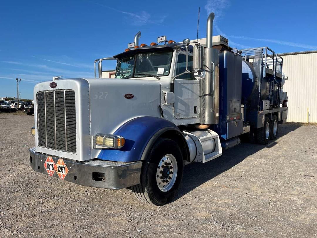 Image of Peterbilt 367 Primary image