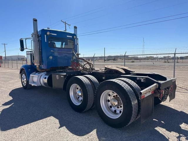 Image of Peterbilt 367 equipment image 4