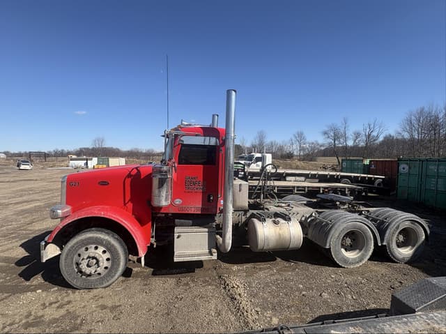 Image of Peterbilt 367 equipment image 1