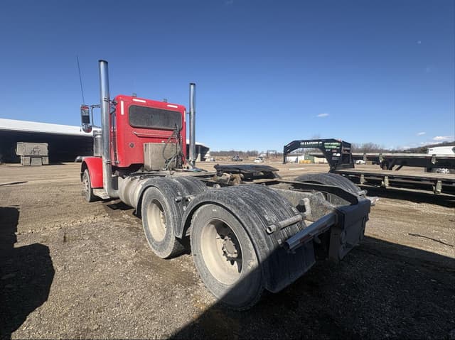 Image of Peterbilt 367 equipment image 2