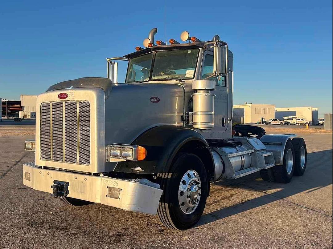 Image of Peterbilt 367 Primary image