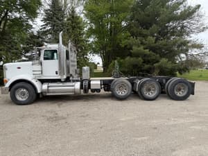 2013 Peterbilt 367 Image