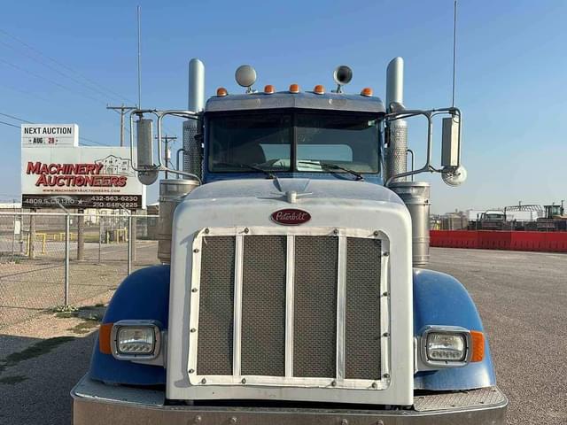 Image of Peterbilt 367 equipment image 1